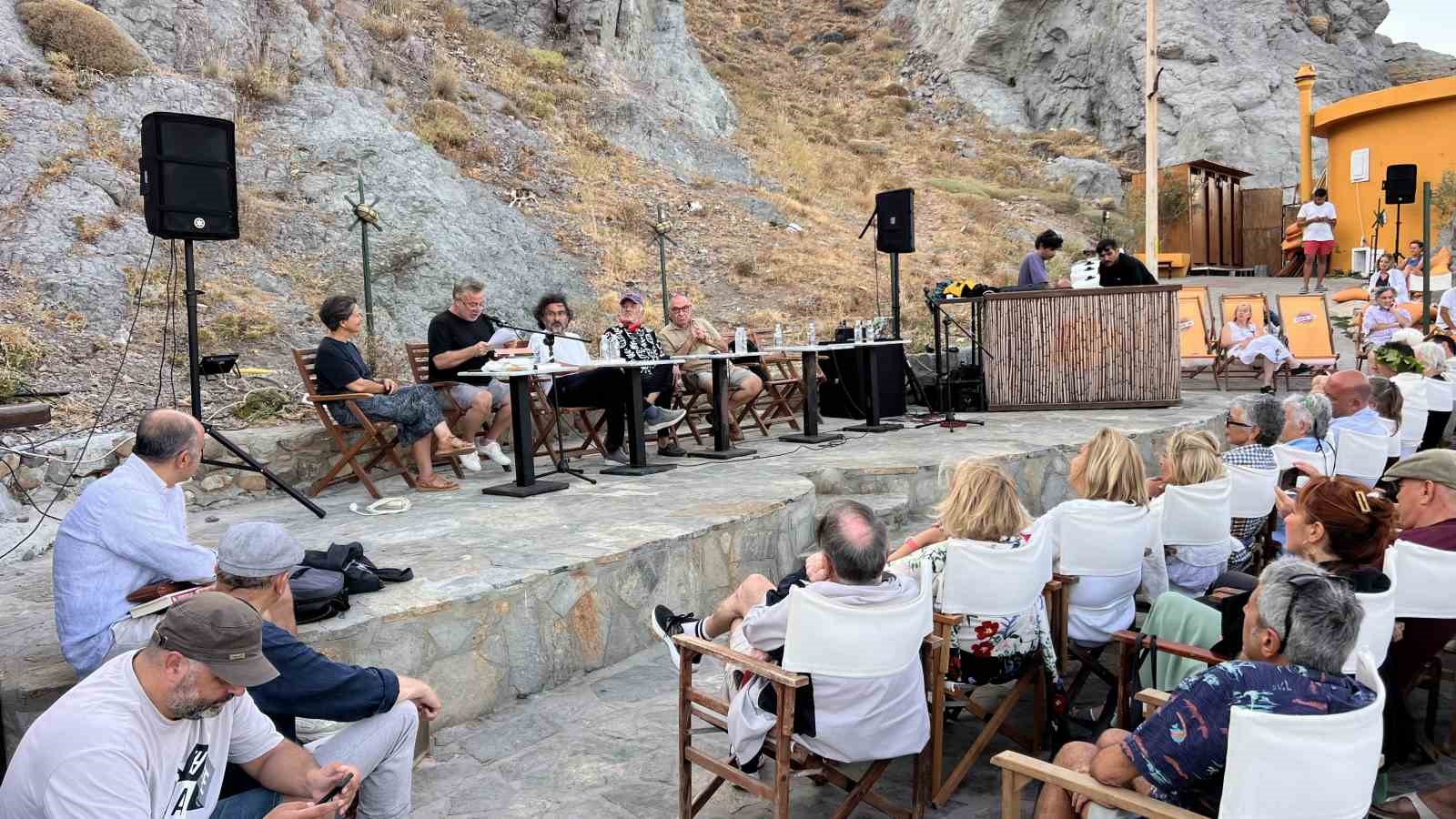 Bozcaada&rsquo;da "Ozanın G&uuml;n&uuml; ve Homeros Okuması" 24&rsquo;&uuml;nc&uuml; kez edebiyatseverlerle buluştu
