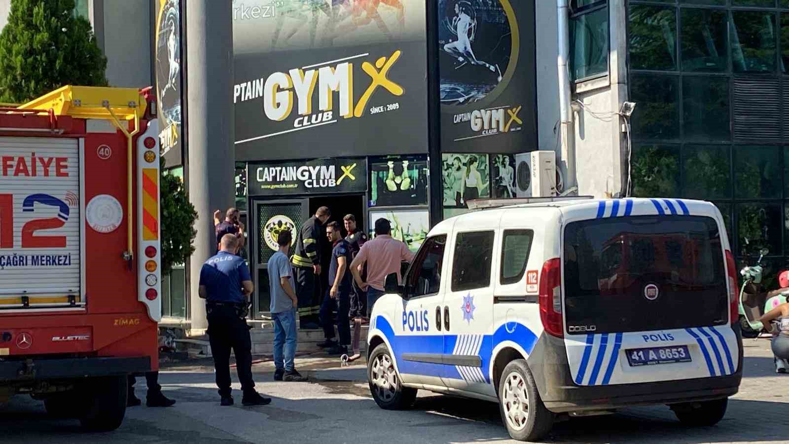 Spor salonunda klima yangını