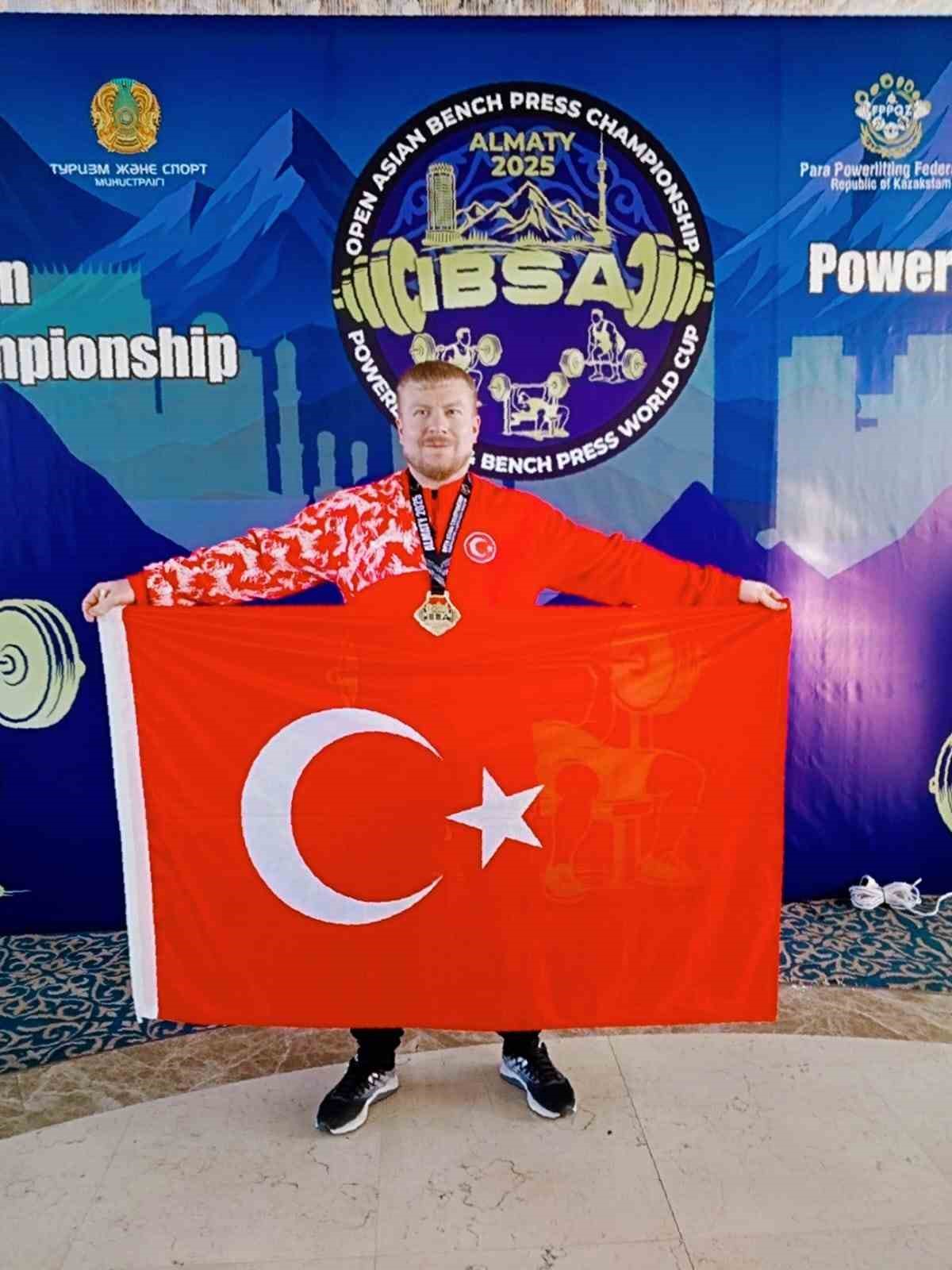 Görme Engelli Dünya Şampiyonu Çevik: "İstiklal Marşı’nı okutmak büyük hedeflerimdendi"
