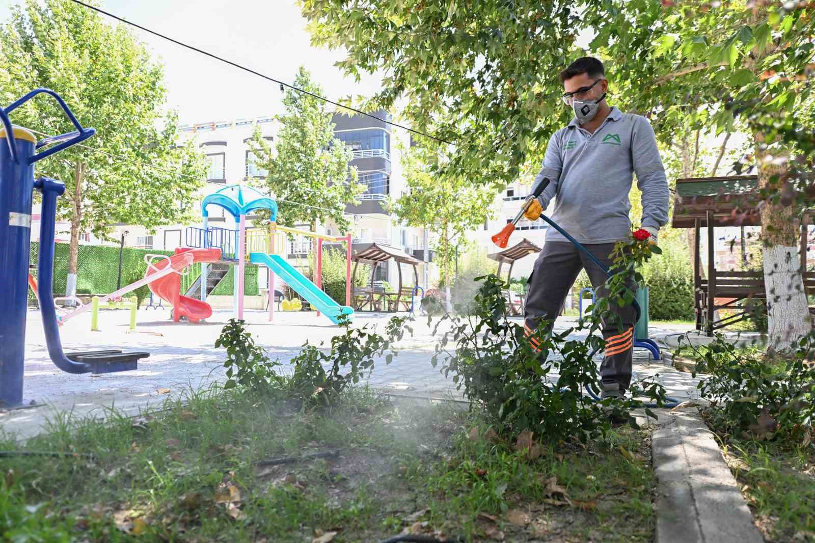 Mut&rsquo;ta sineksiz yaz i&ccedil;in etkili m&uuml;cadele s&uuml;r&uuml;yor
