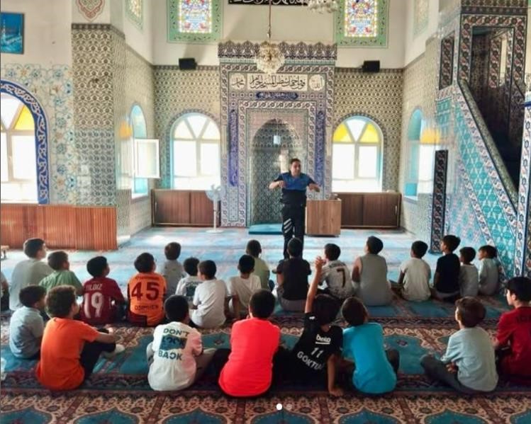 &Ccedil;ocuklara g&uuml;venli yaşamın temelleri anlatıldı
