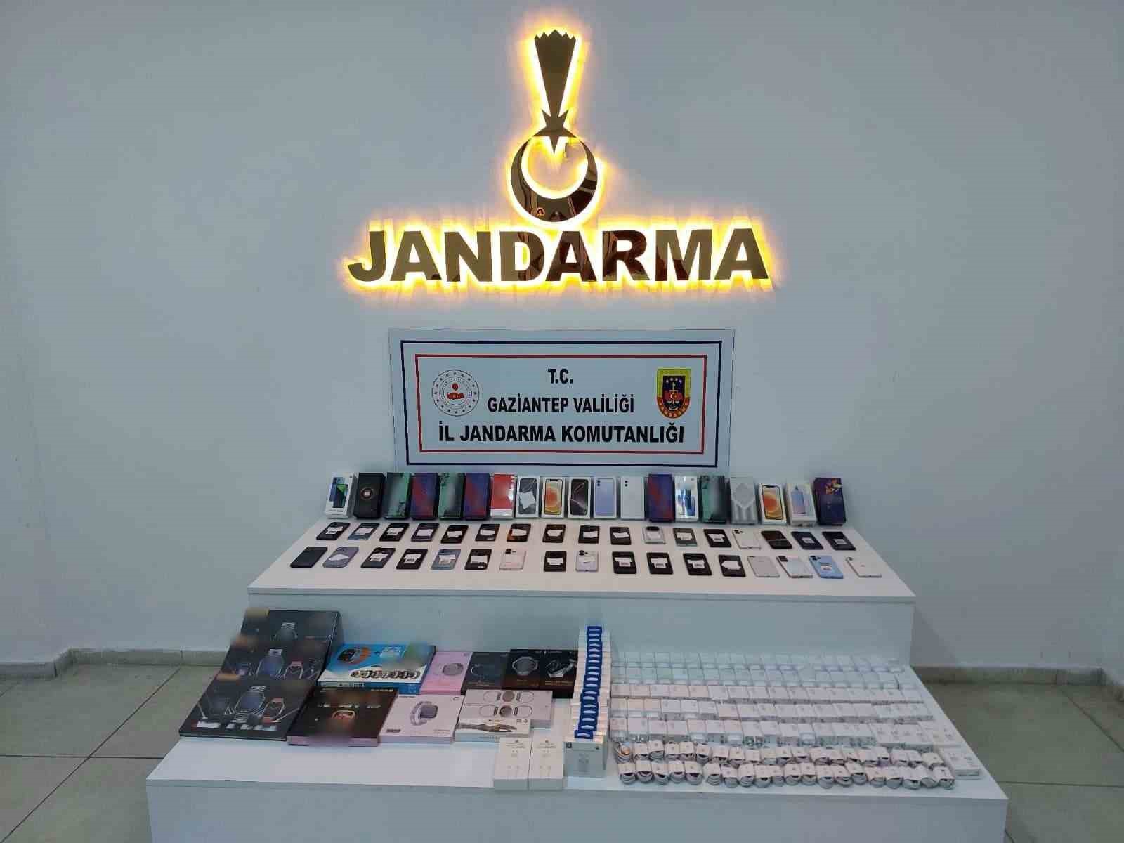 Gaziantep’te 1,5 milyon TL değerinde kaçak malzeme ele geçirildi
