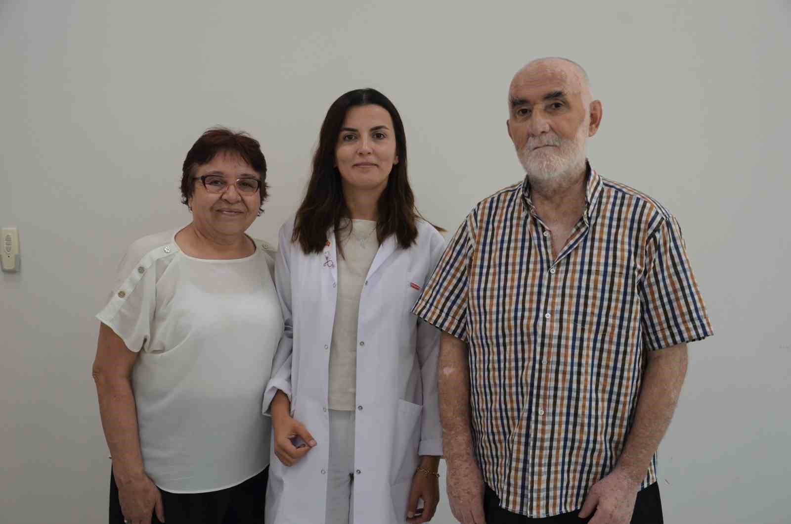 Sigara tiryakisi &ccedil;ift 42 yıl sonra sigarayı bıraktı
