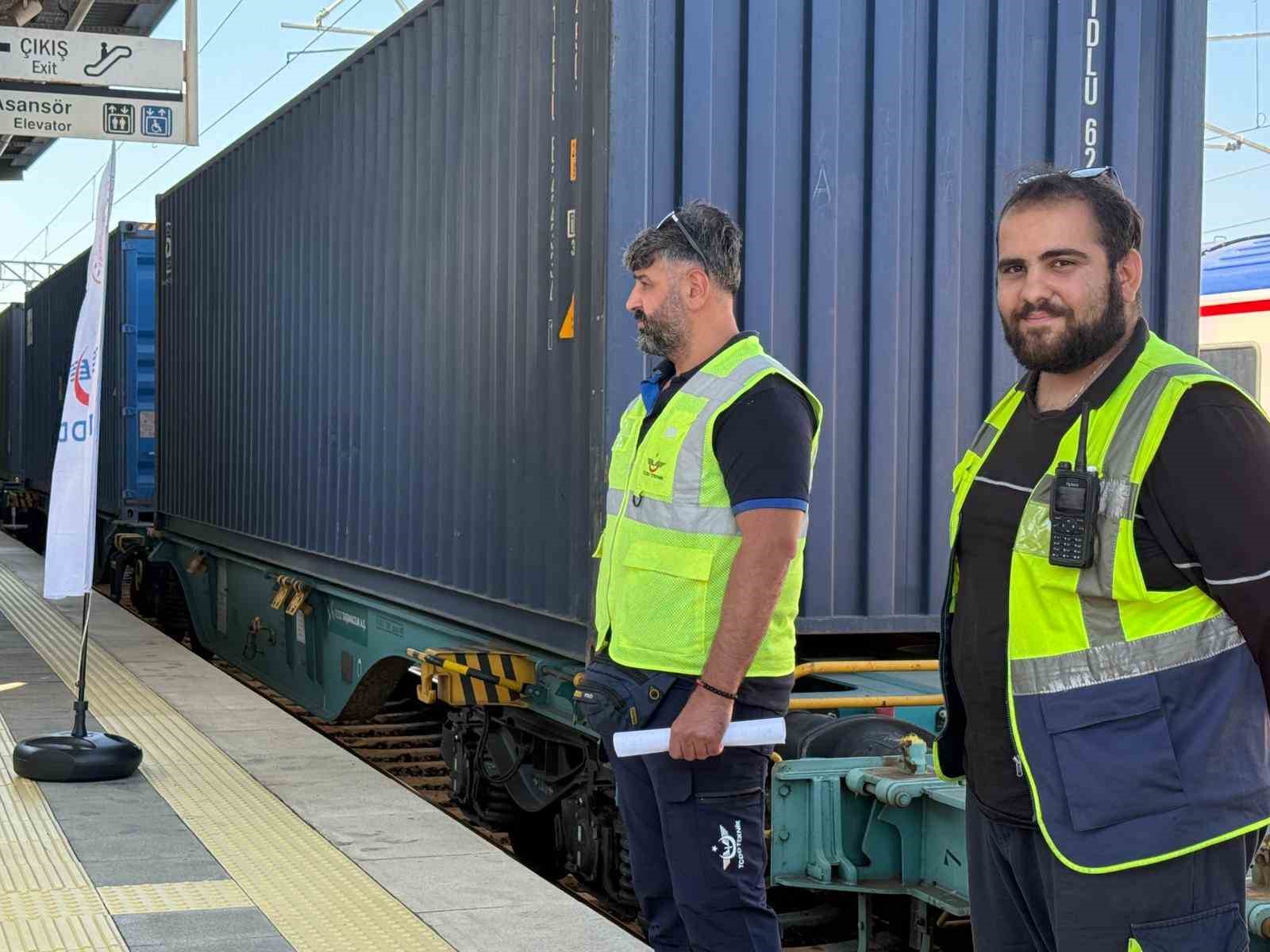Çin-Türkiye demir yolu hattının ilk yük treni Avrupa’ya gitmek üzere Türkiye’ye ulaştı