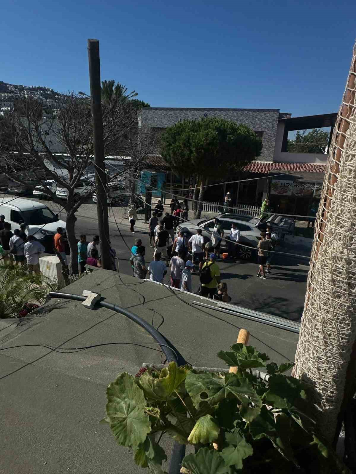 Bodrum&rsquo;da silahlı &rsquo;park&rsquo; kavgası: 2 yaralı
