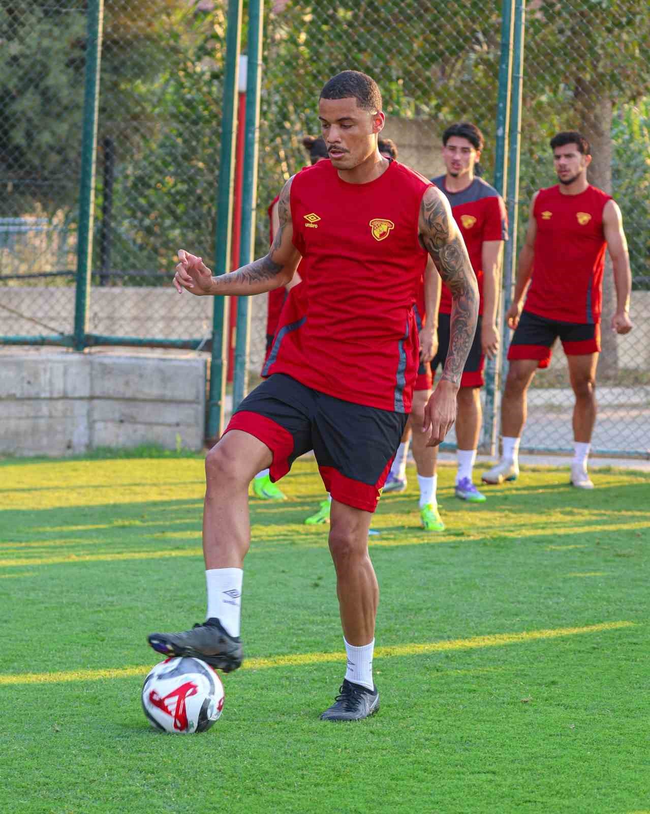 G&ouml;ztepe&rsquo;nin yeni g&ouml;zdesi Janderson
