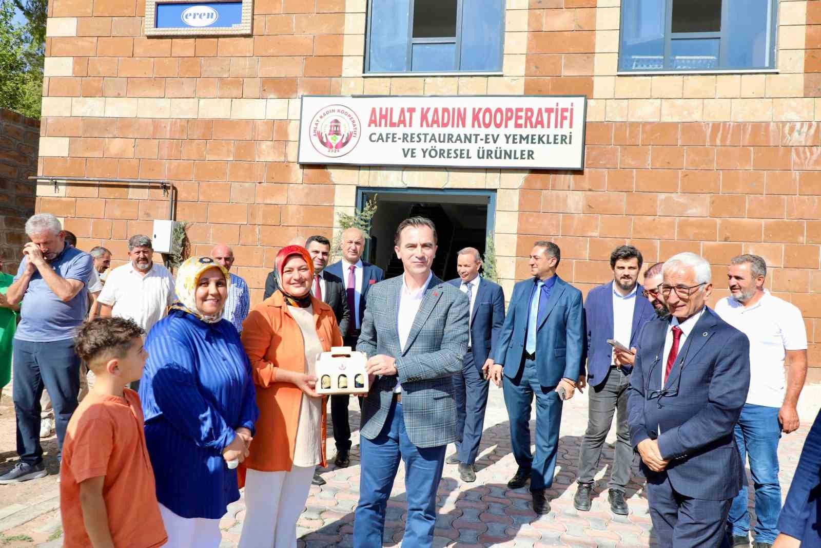 Vali Karkaya’dan Ahlat’ta ziyaretler