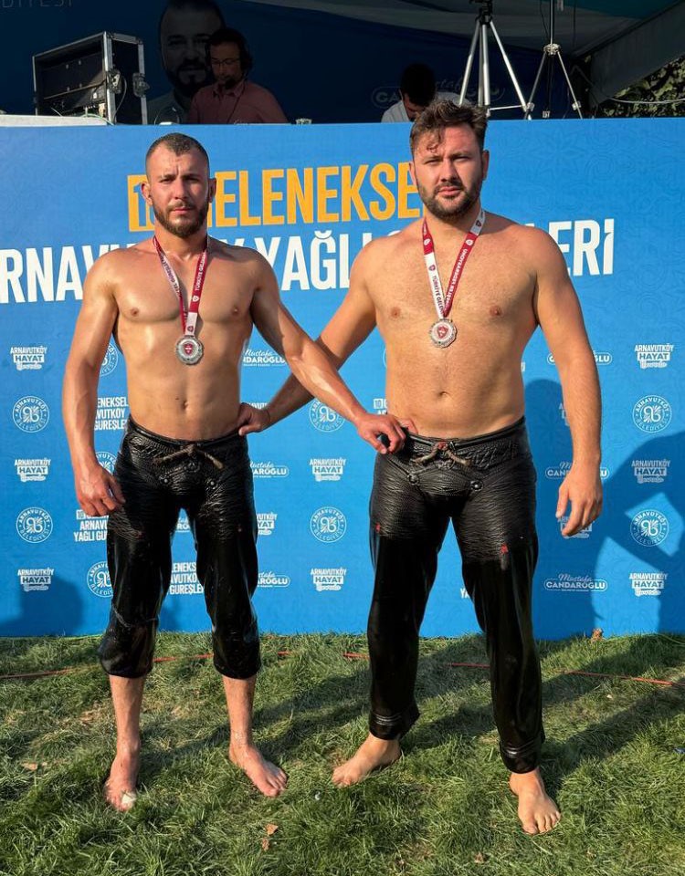 Sakarya Büyükşehir’in sporcuları güreş ve bisiklette kürsüde yer aldı