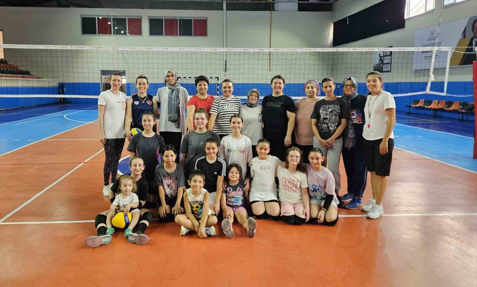 ’Evinin Sultanları Projesi’ kadınlara sporla buluşma fırsatı sunuyor