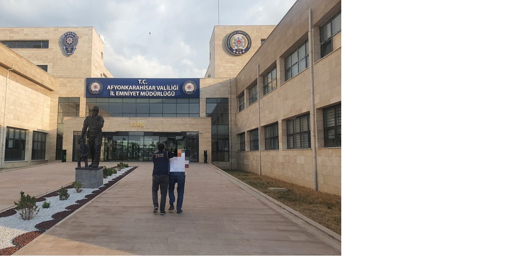 FETÖ’den aranan şahsı polis yakaladı