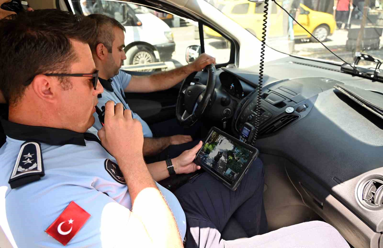 Yalova’da atık konteynerinin yanına çöp atan işletmeye para cezası