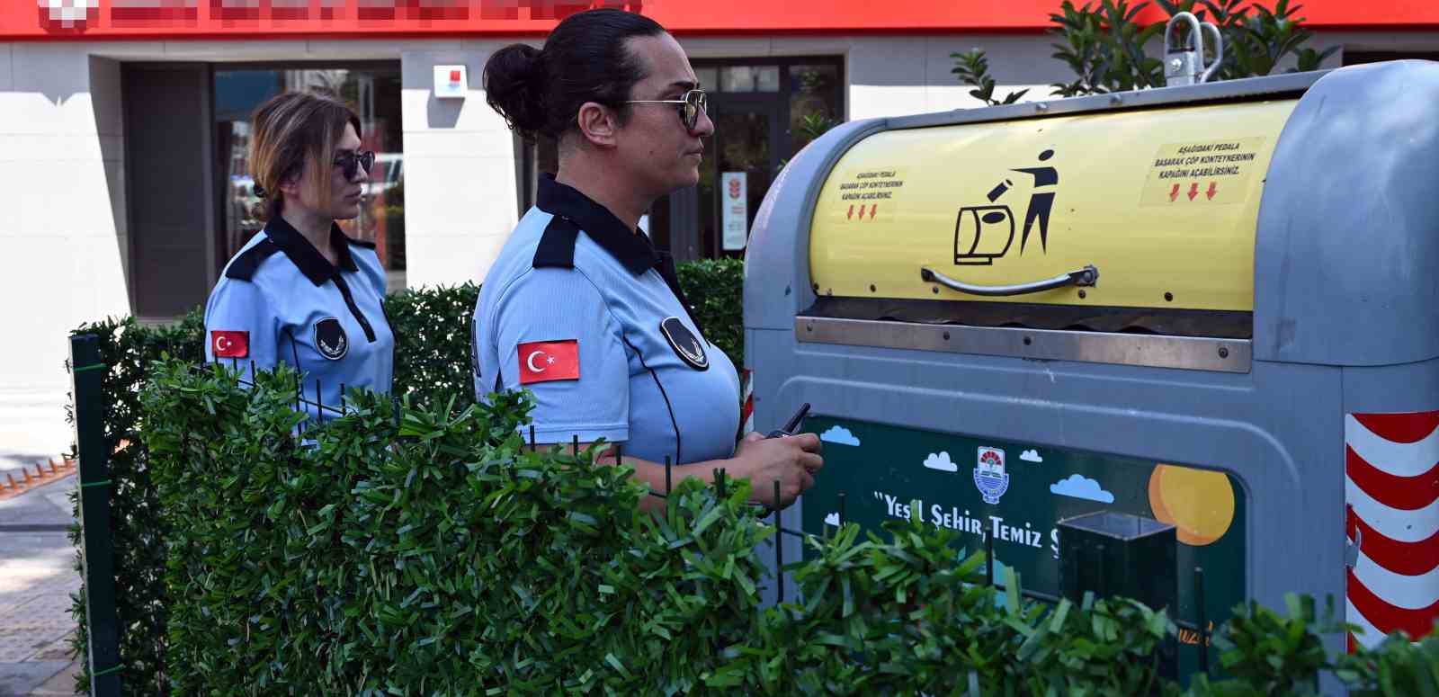 Yalova&rsquo;da atık konteynerinin yanına &ccedil;&ouml;p atan işletmeye para cezası
