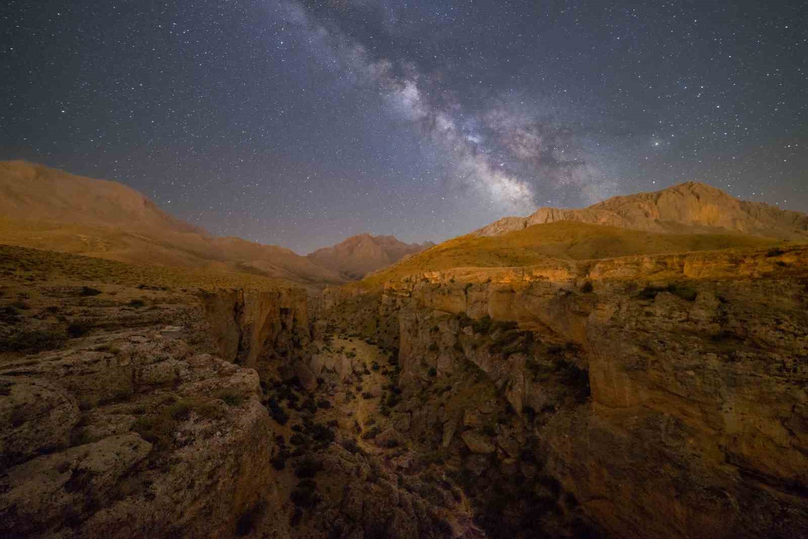Ay&rsquo;a fotoğrafı g&ouml;nderilen T&uuml;rk astrofotoğraf&ccedil;ı, Aladağlar&rsquo;ı g&ouml;r&uuml;nt&uuml;ledi
