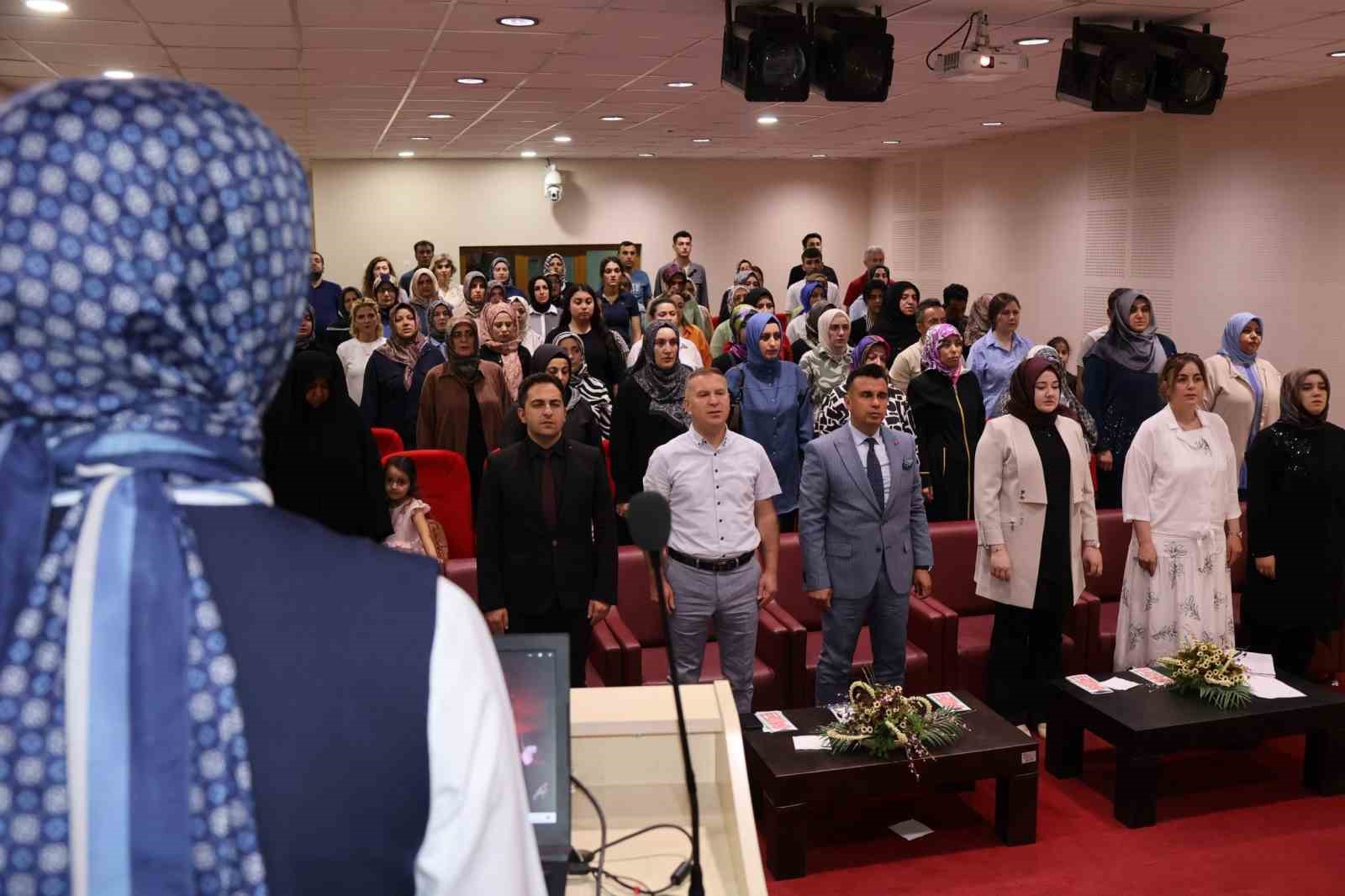 Aile eğitimi kursiyerlerine belge töreni