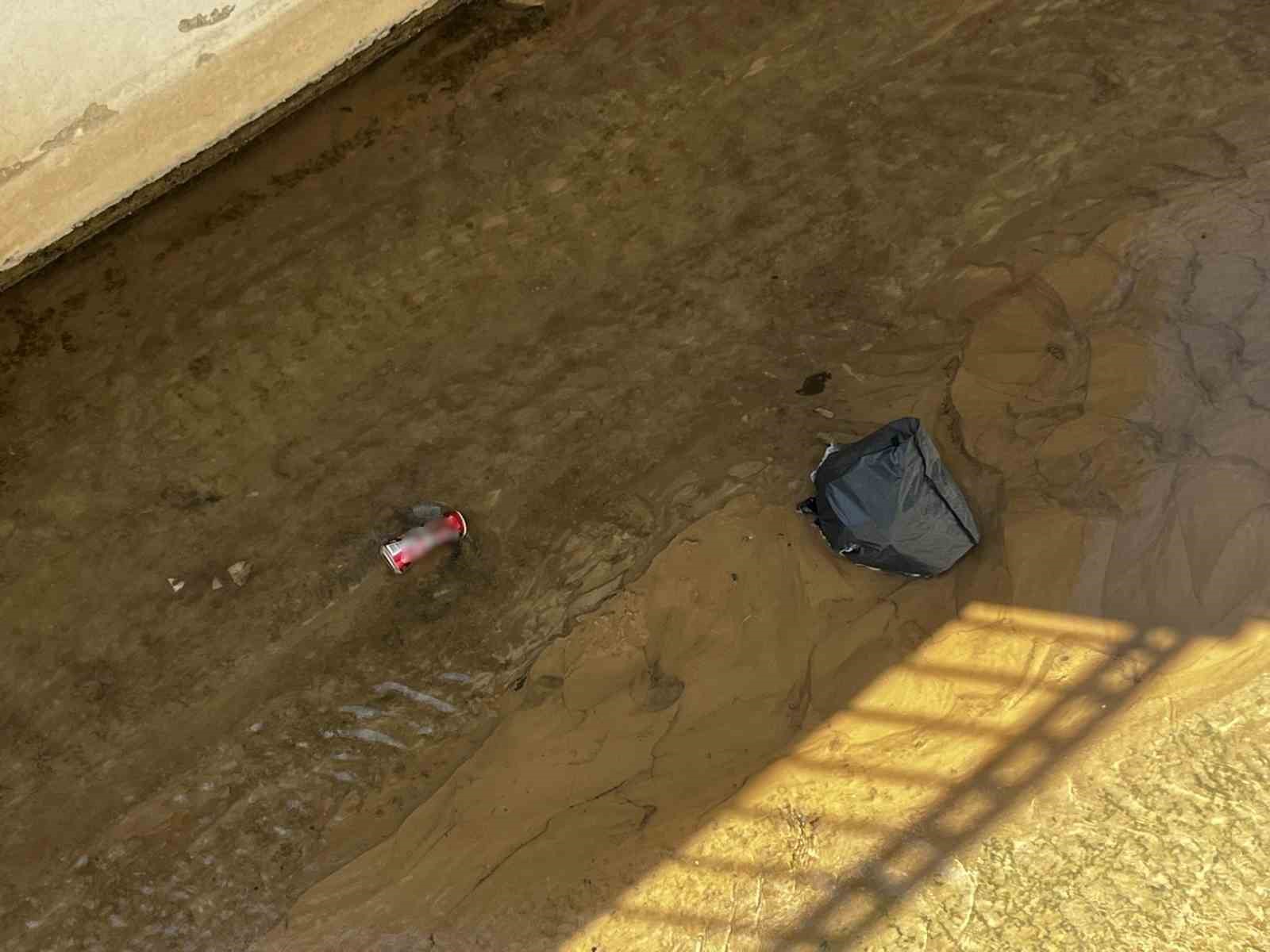 Bayburt’un Pönserek Deresi ’Yosun, Çöp ve Çamur Deresi’ olma yolunda ilerliyor