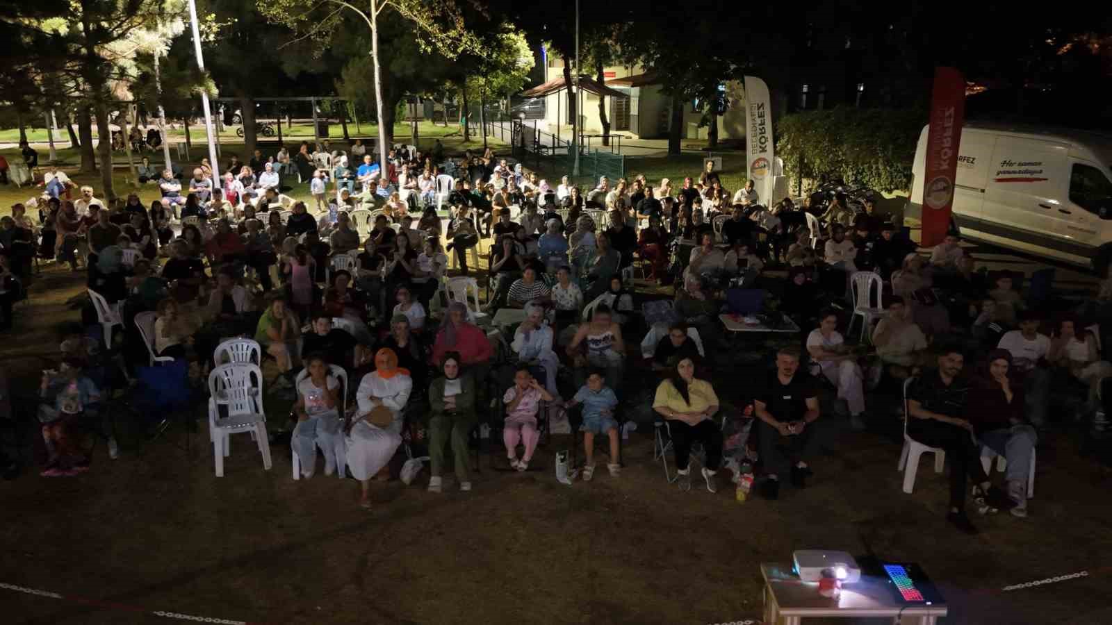 K&ouml;rfez&rsquo;de a&ccedil;ık havada &lsquo;Neşeli G&uuml;nler&rsquo; keyfi
