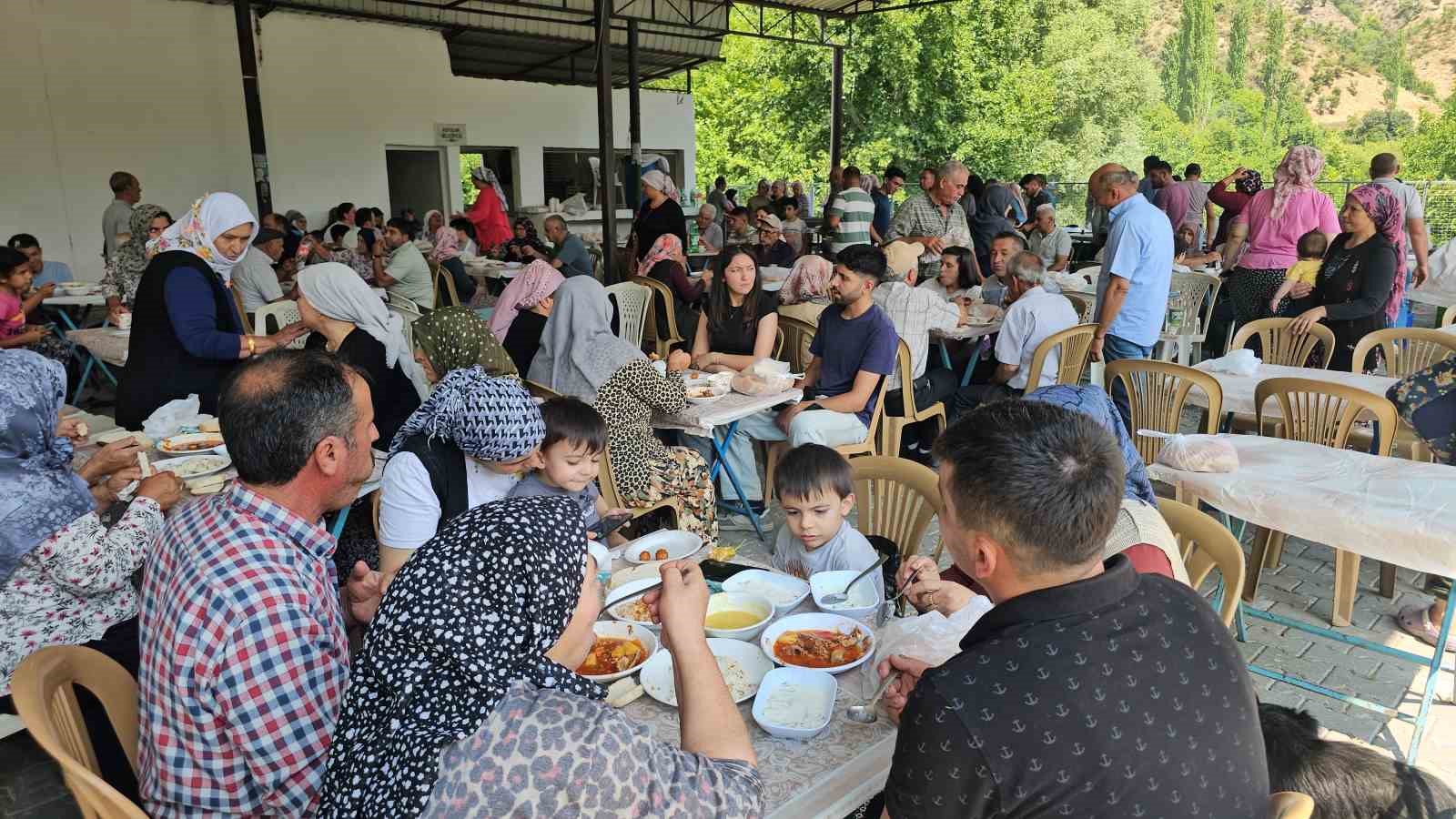 Mahalle sakinleri Geleneksel Köy Buluşması’nda bir araya geldi