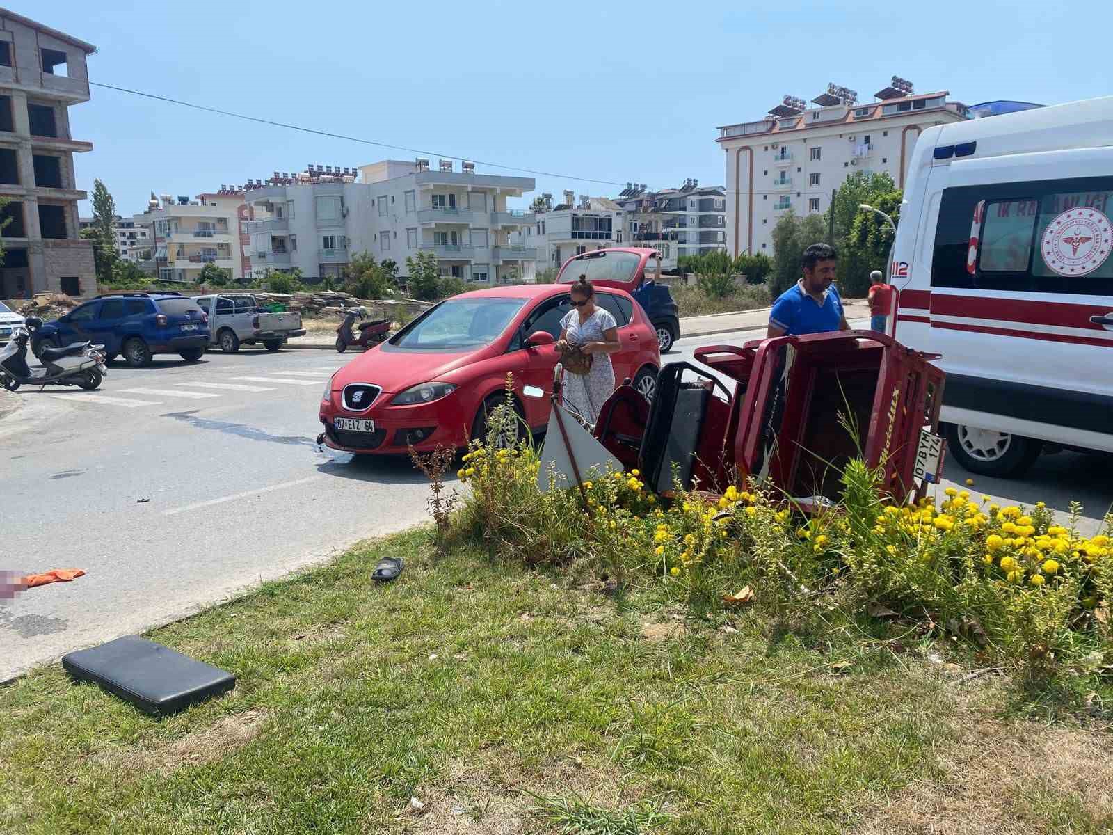 Kazada baba oğul hastanelik oldu
