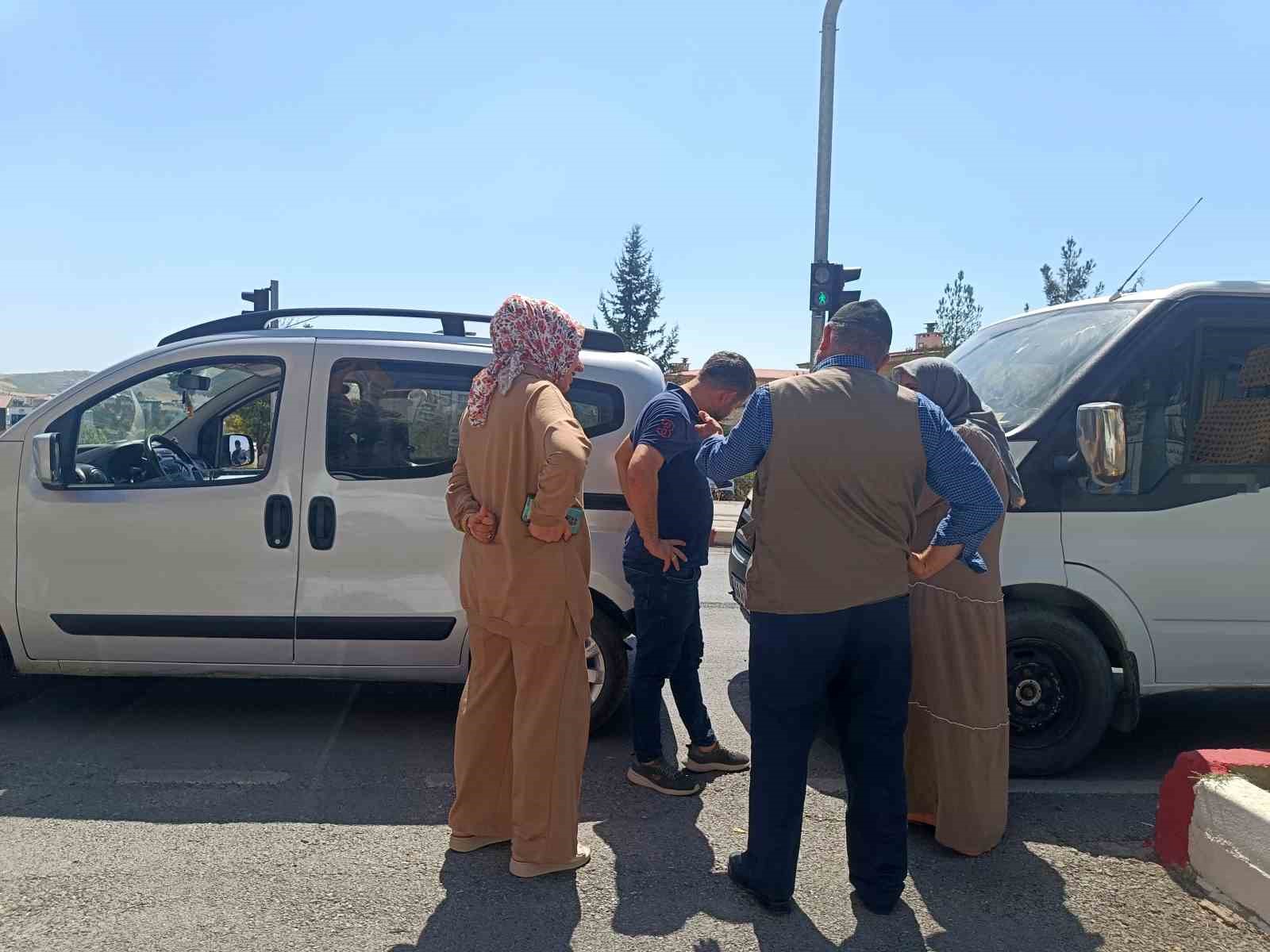 Siirt&rsquo;te maddi hasarlı zincirleme kaza
