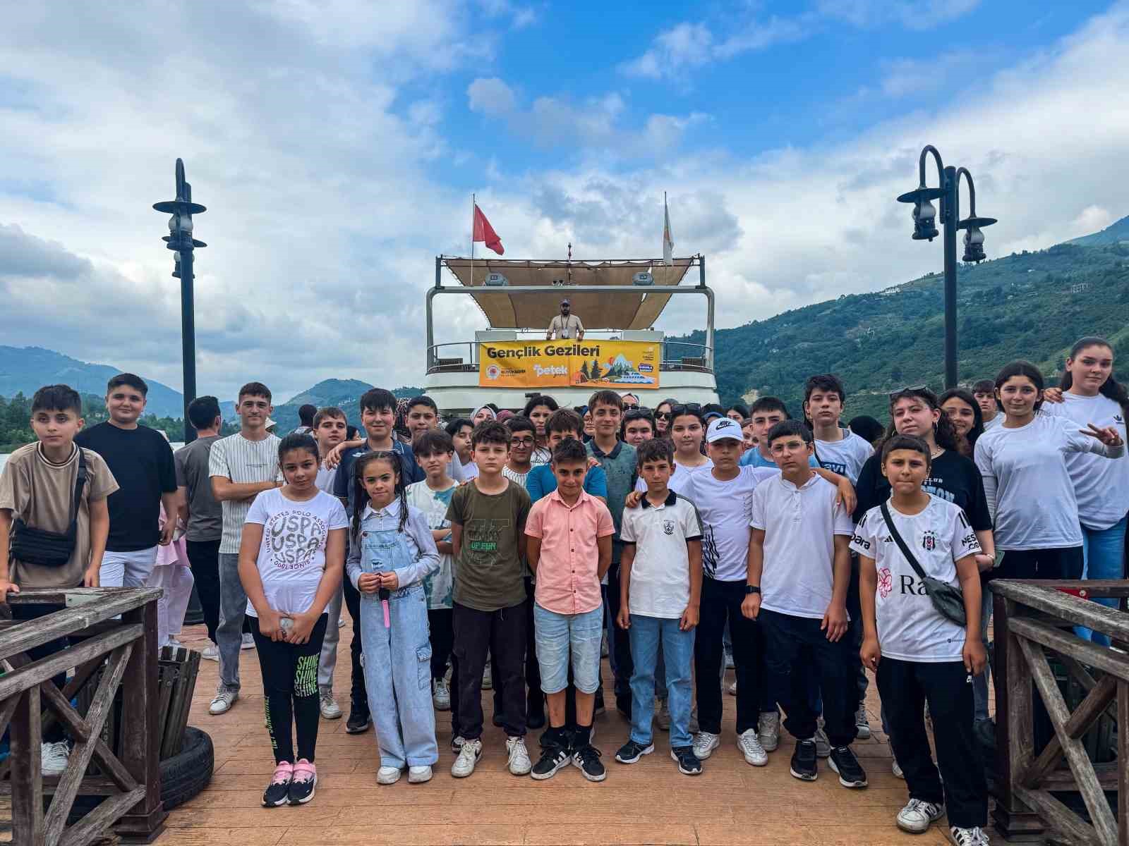 Petek Genç kamp ve gezi programına yoğun katılım