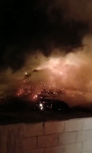 Hatay’da samanlıkta çıkan yangını itfaiye söndürdü