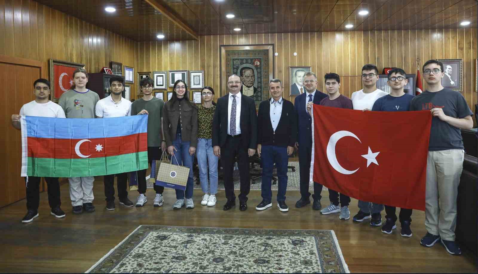 Kimya Olimpiyatlarına Atatürk Üniversitesinde hazırlanan Kimya Türk Milli Takımından büyük başarı