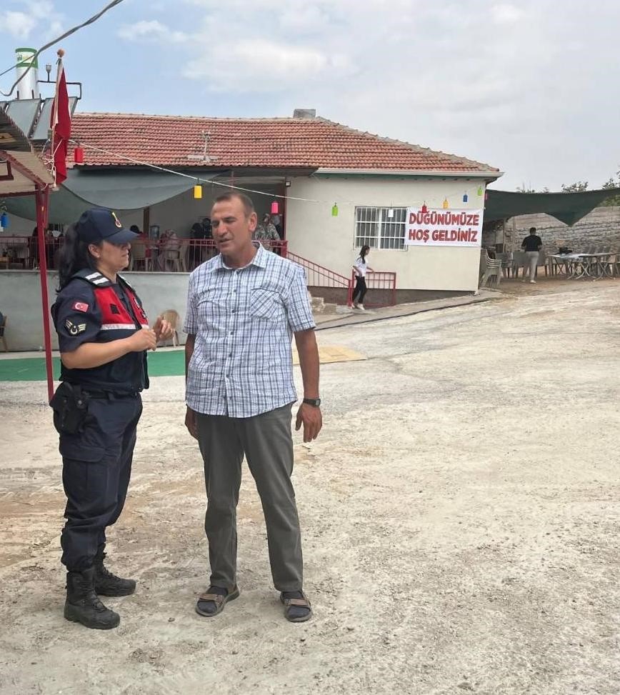 Kırşehir Jandarma’dan ’Mutluluğa Kurşun Sıkma’ projesi
