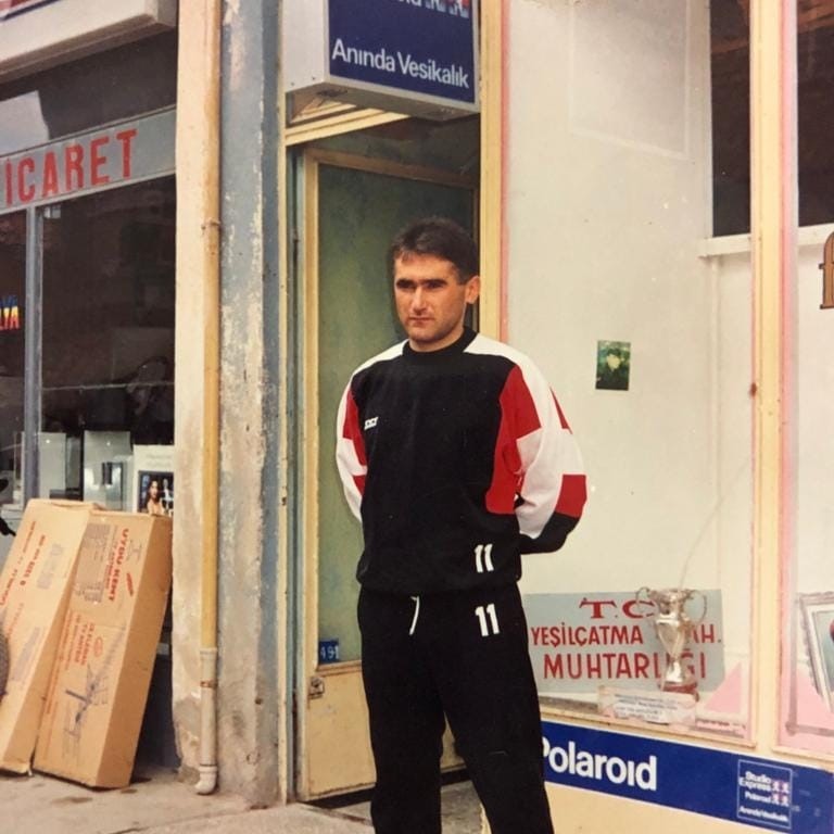 Osmancıkspor&rsquo;un eski kaptanı g&ouml;zyaşlarıyla son yolculuğuna uğurlandı
