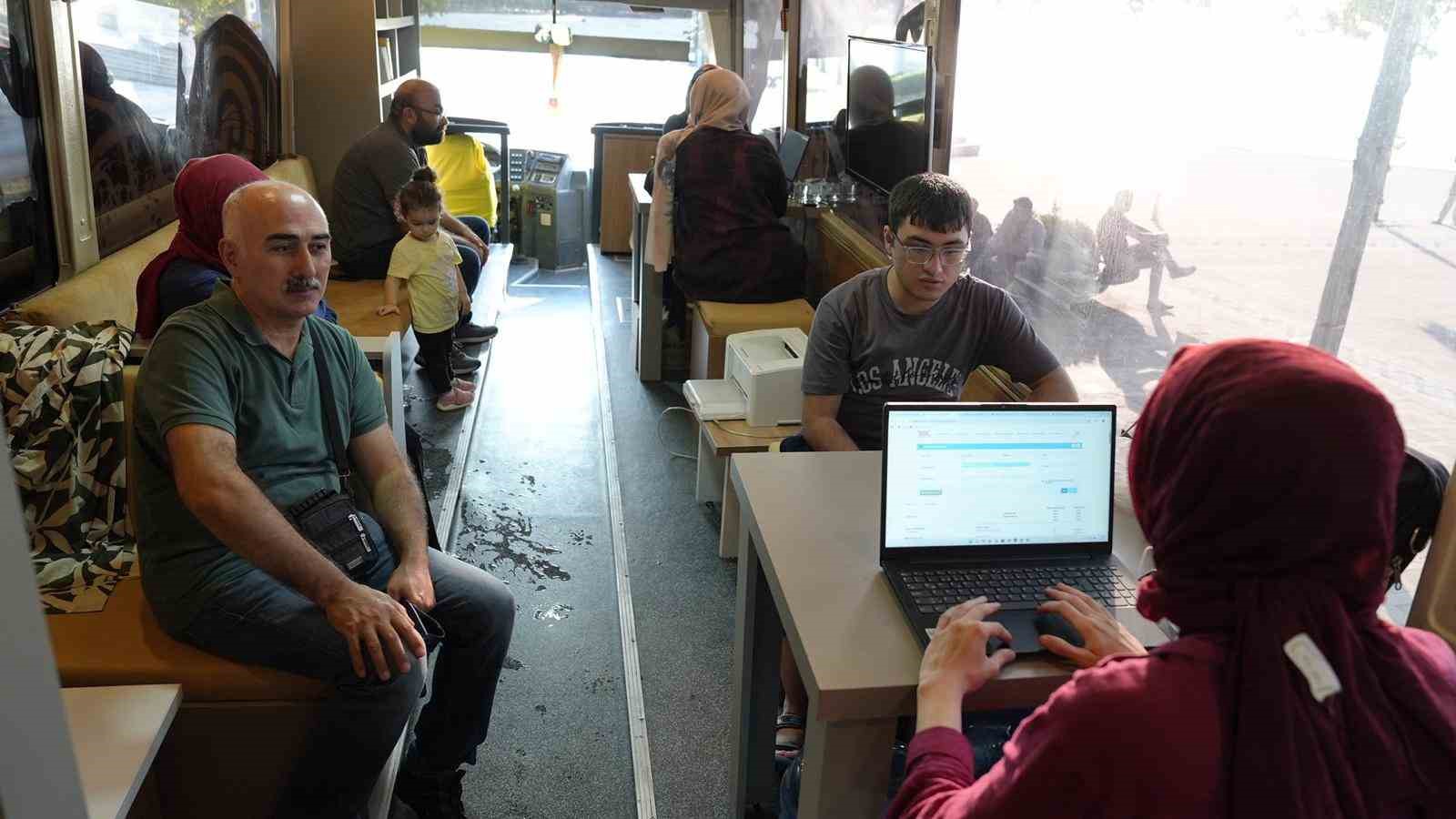 Gen&ccedil;B&uuml;s&rsquo;te YKS tercih maratonu
