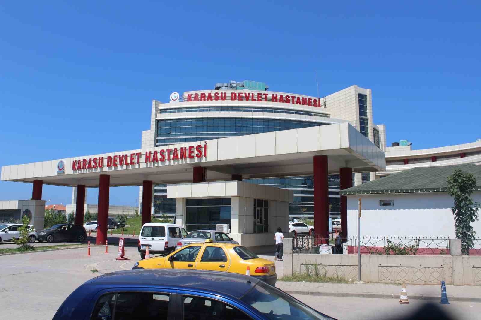 Karasu Devlet Hastanesi 2024 ameliyat sayısını ilk 6 ayda geçti