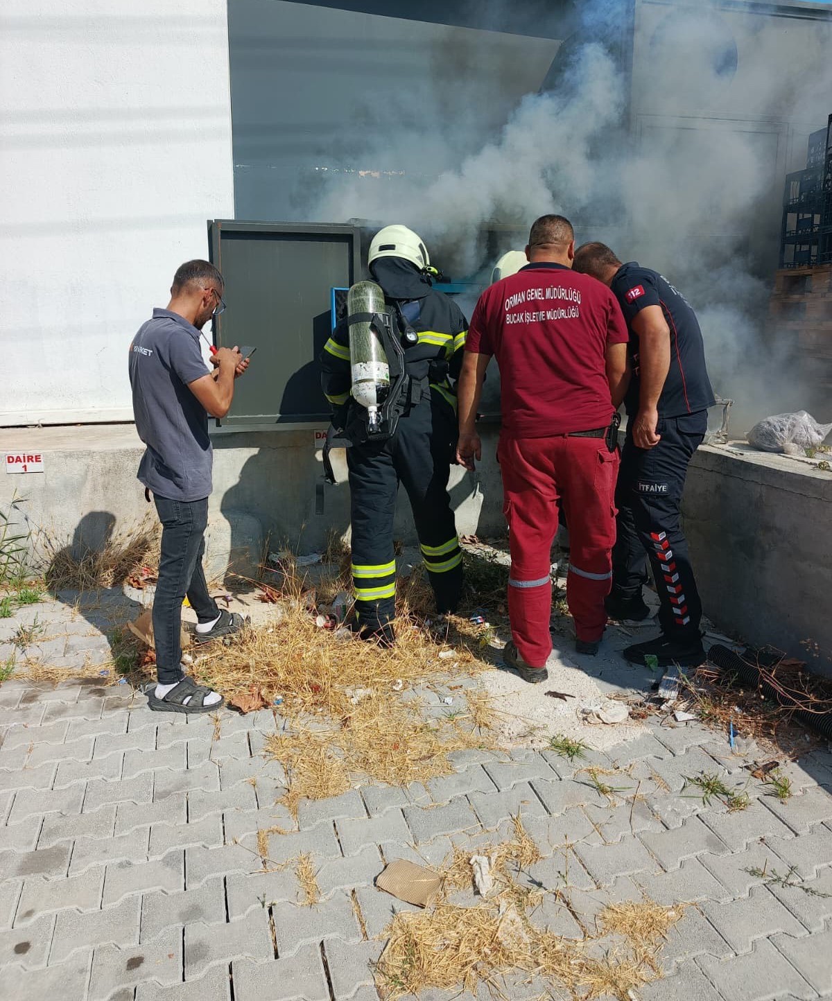 Arızalanan jeneratördeı çıkan duman itfaiyeyi alarma geçirdi