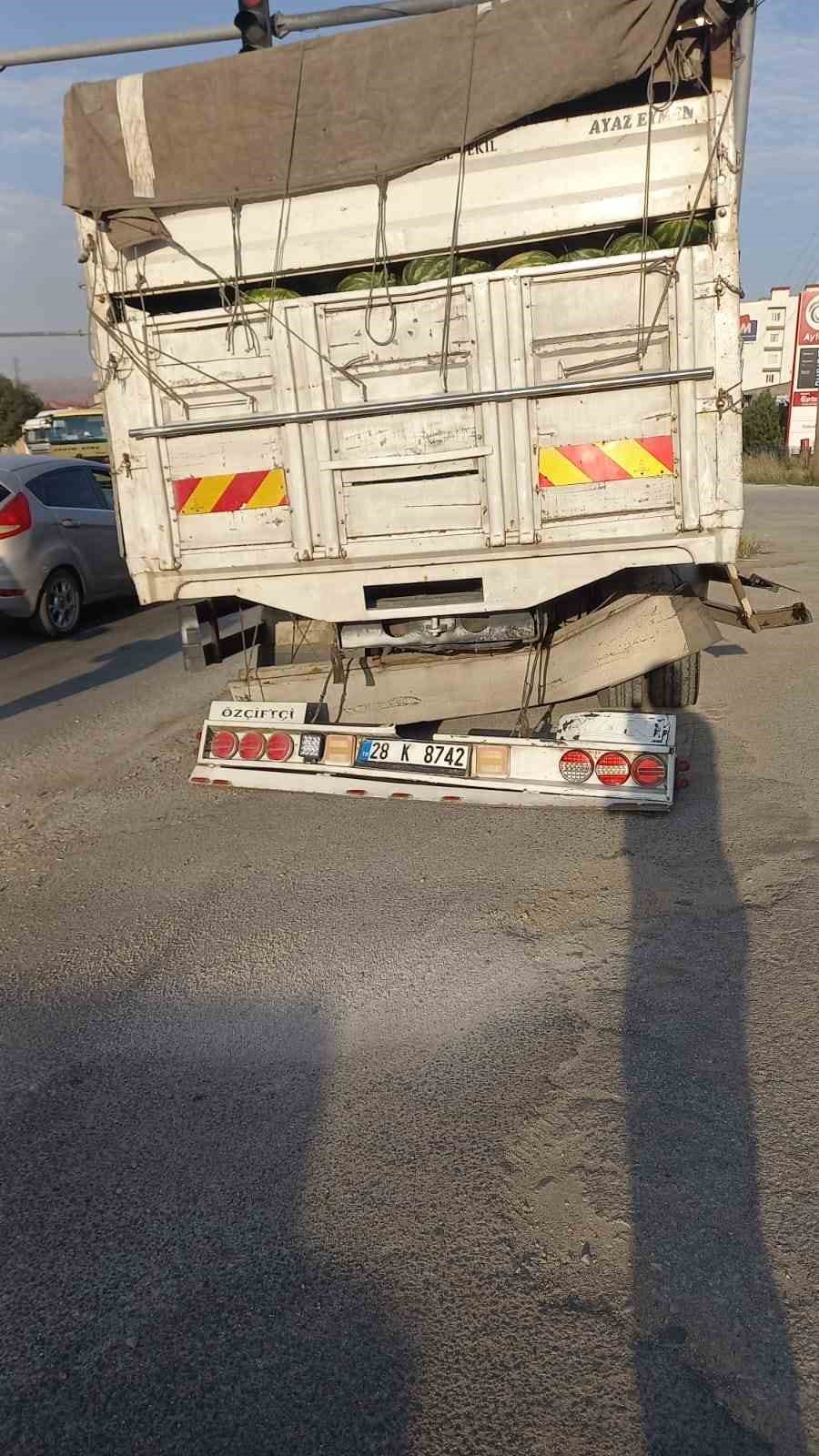 Hakkari&rsquo;de trafik kazası: 2 yaralı
