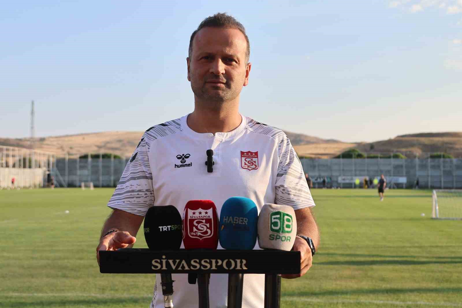 Osman Zeki Korkmaz: "Sivaslılar takımıyla gurur duyacak"