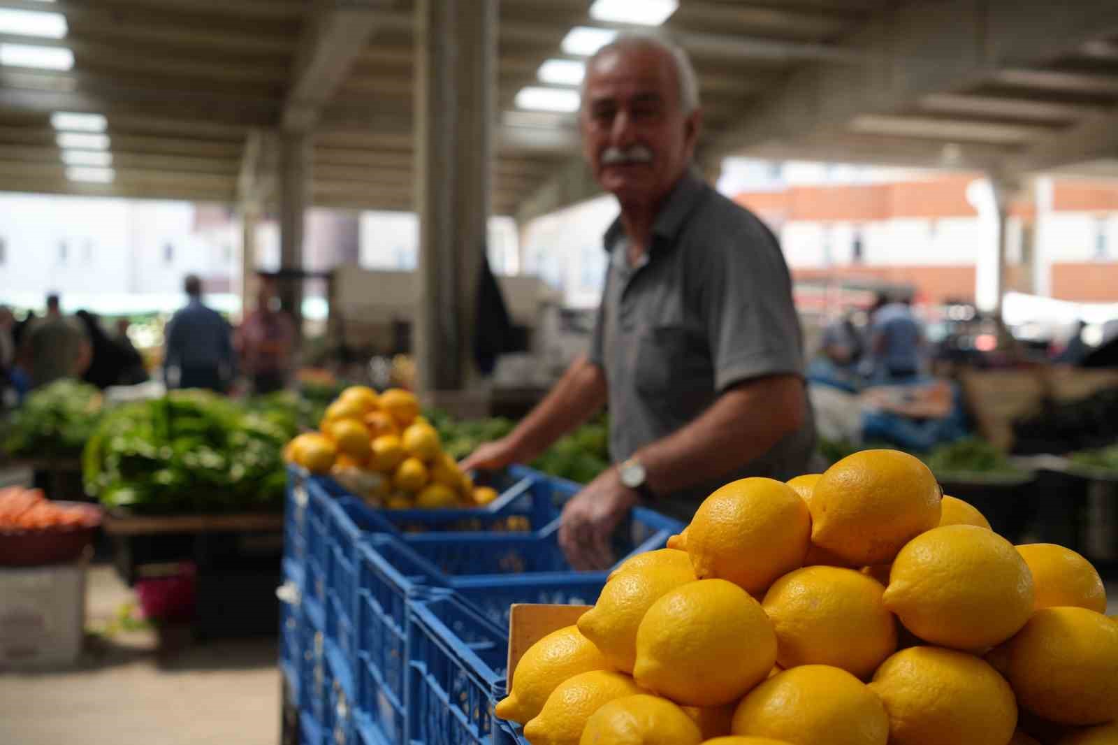 Bayburt’ta artan limon fiyatları limonlu çayın tadını kaçırdı: "Limonlu çay keyfimize limon sıkıldı"