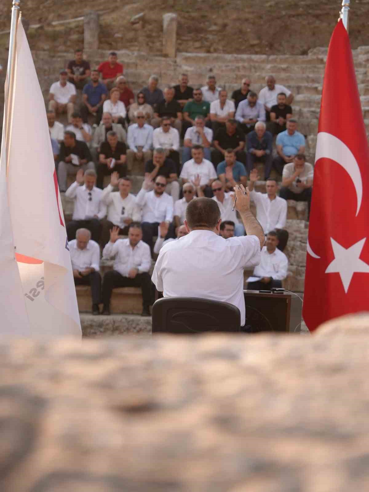 2 bin 300 yıllık amfide meclis toplantısı
