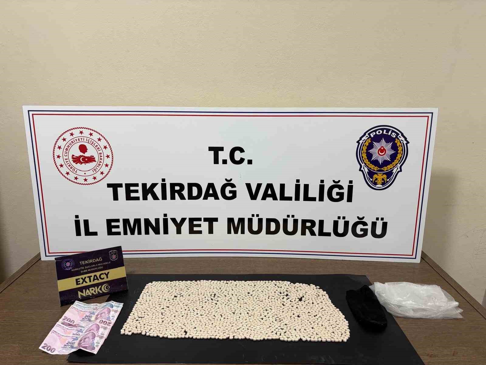Tekirdağ’da torbacı operasyonu: 2 bin 474 sentetik hap ele geçirildi