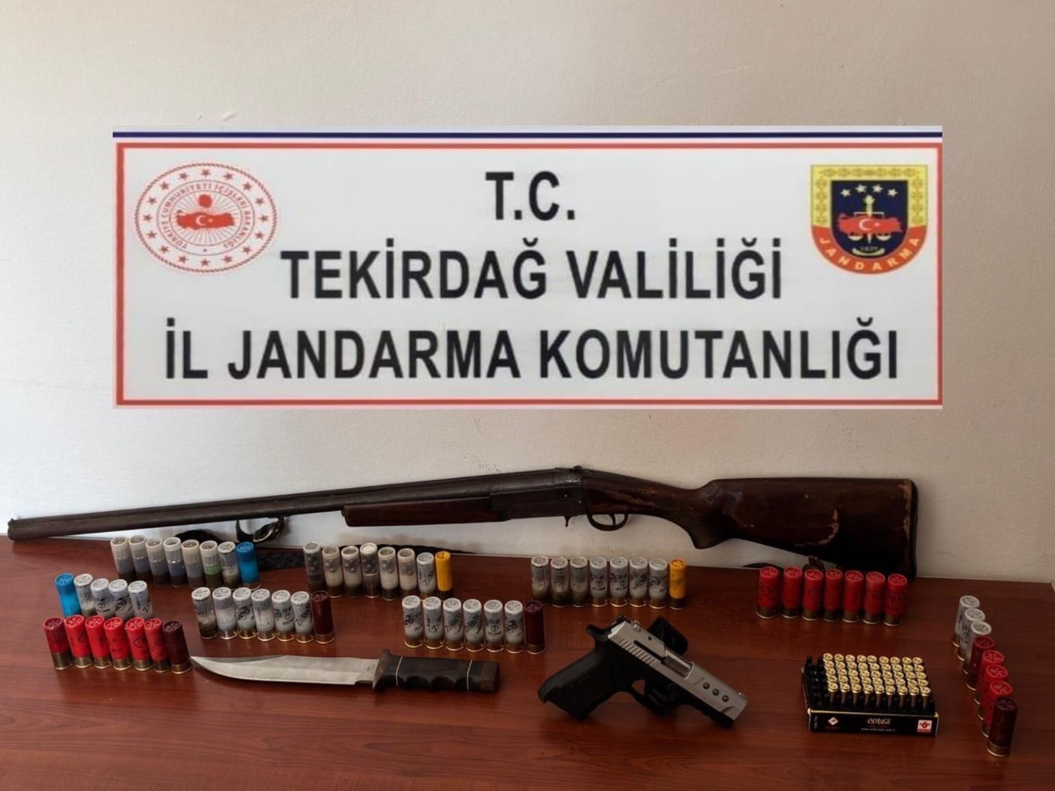 Tekirdağ’da jandarmadan farklı ilçelerde eş zamanlı operasyonlar