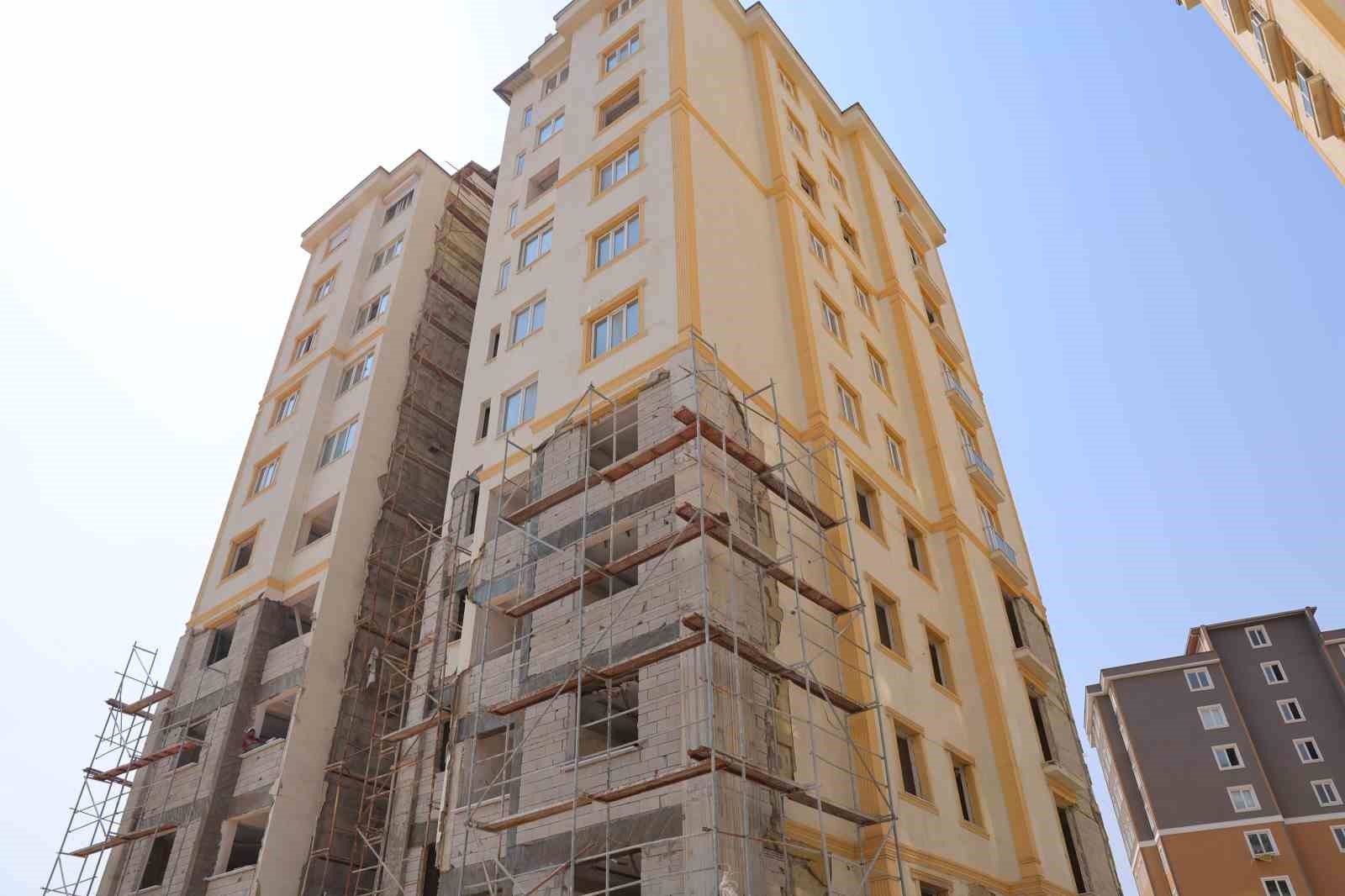 Kahramanmaraş&rsquo;ta orta hasarlı binalarda g&uuml;&ccedil;lendirme &ccedil;alışmaları
