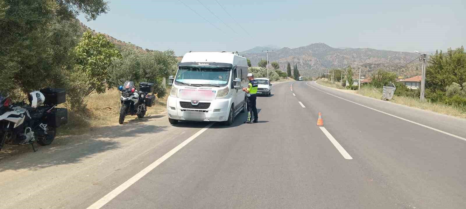 Aydın’da jandarmadan huzur ve güven uygulaması: 7 aranan şahıs yakalandı