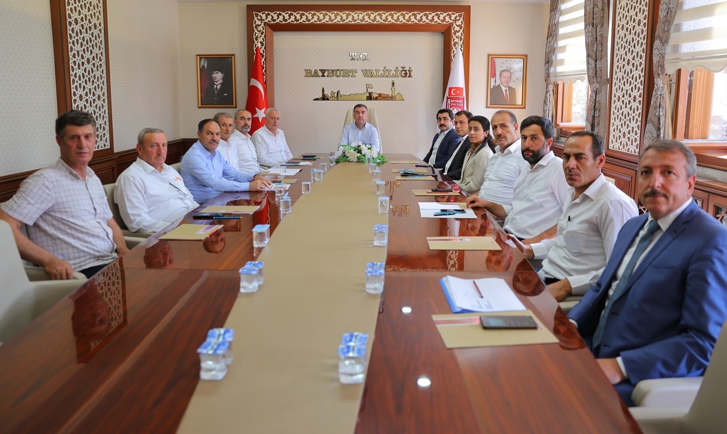 Bayburt’ta öğrenci yurtlarının durumları toplantıda değerlendirildi