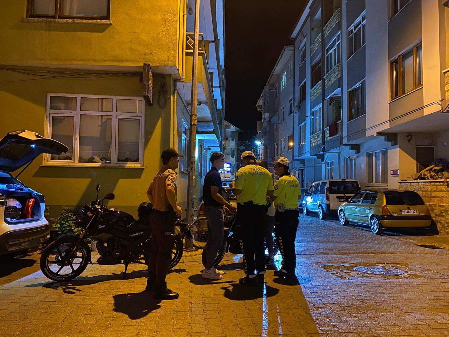 G&ouml;nen&rsquo;de gece denetimleri aralıksız s&uuml;r&uuml;yor
