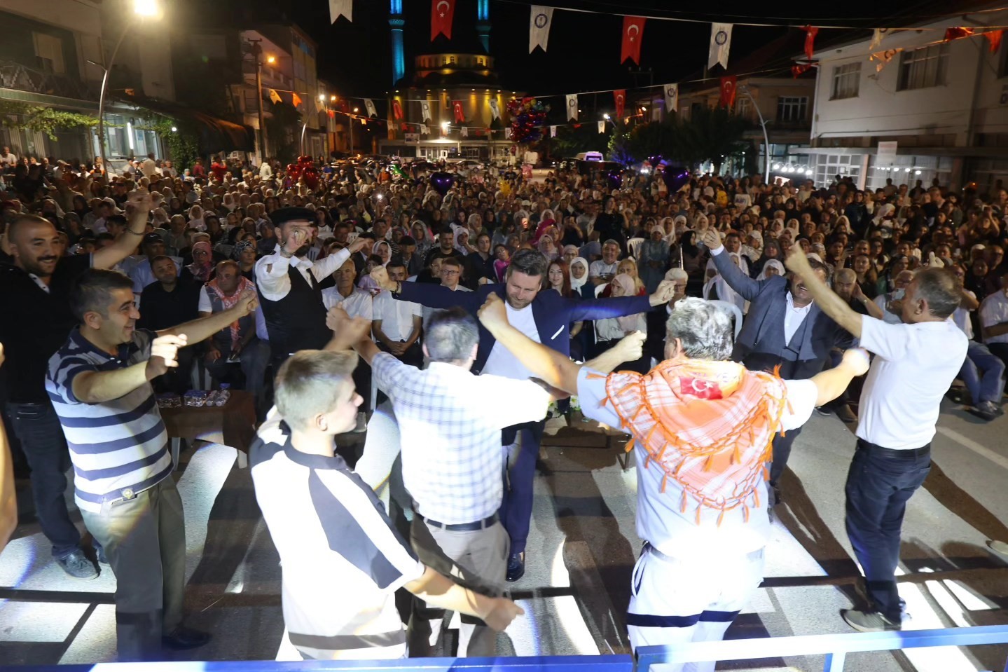 Tavas Kızılca Gurbetçi Şenliği coşkuyla gerçekleşti