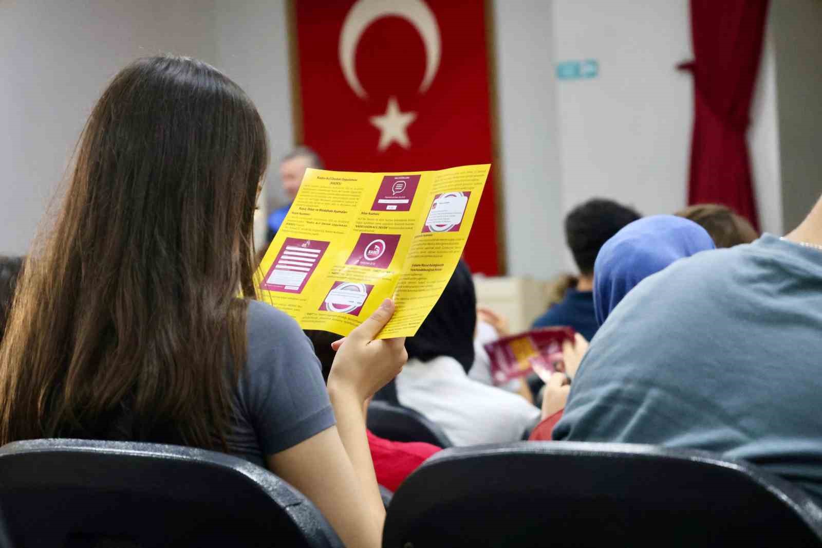Mersin polisinden gelecein alarna destek
