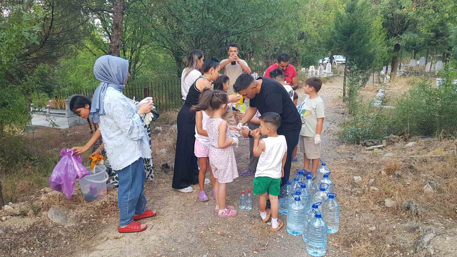 Fidanlara "Alfa" dokunuşu: G&ouml;n&uuml;ll&uuml; &ccedil;ocuklardan anlamlı &ccedil;alışma
