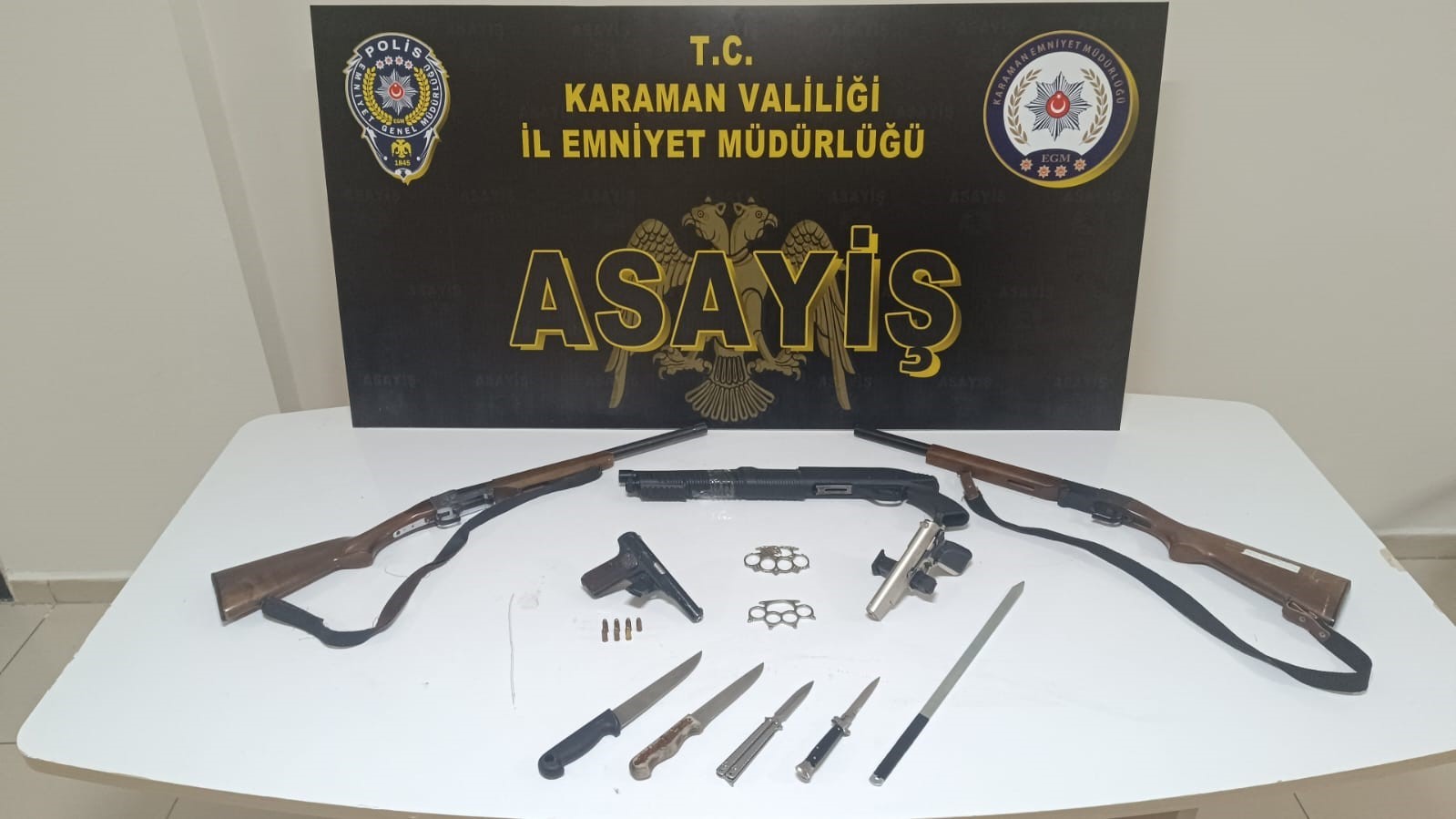 Karaman’da uyuşturucu, kaçak tütün ve ruhsatsız silahlar ele geçirildi