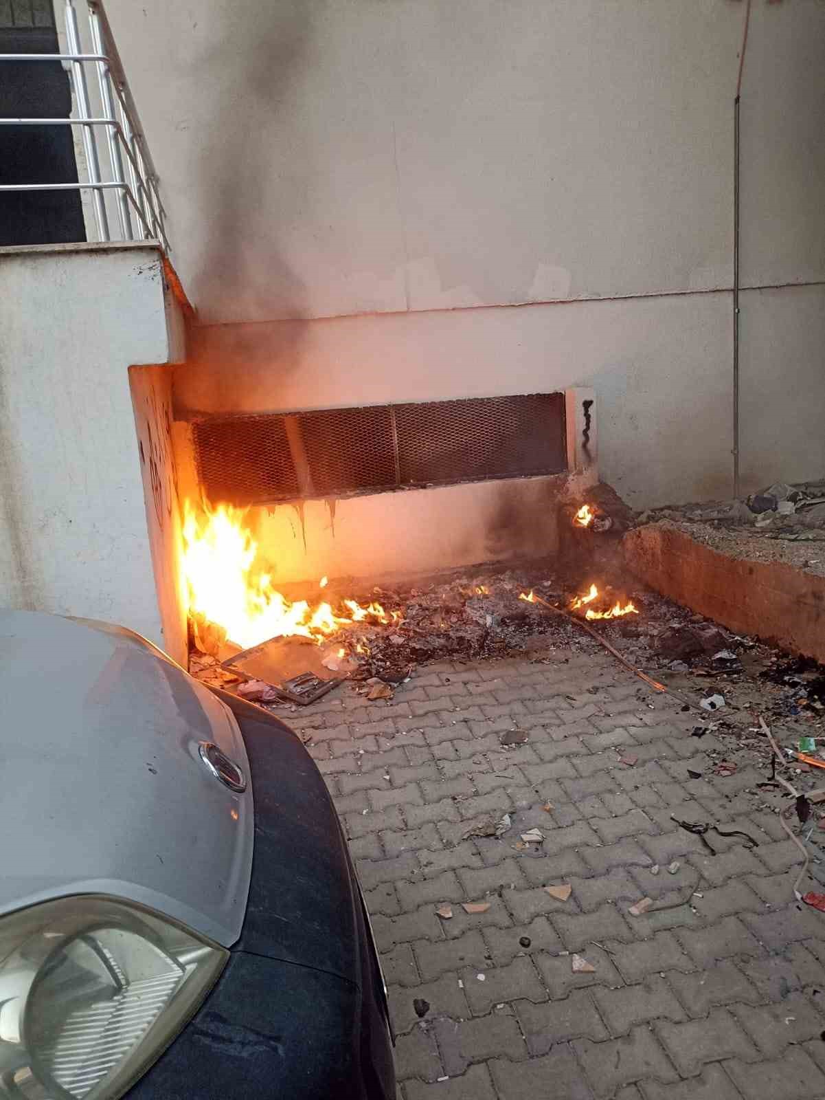 Kurtalan&rsquo;da &ccedil;ıkan yangın binaya ve ara&ccedil;lara sı&ccedil;ramadan s&ouml;nd&uuml;r&uuml;ld&uuml;
