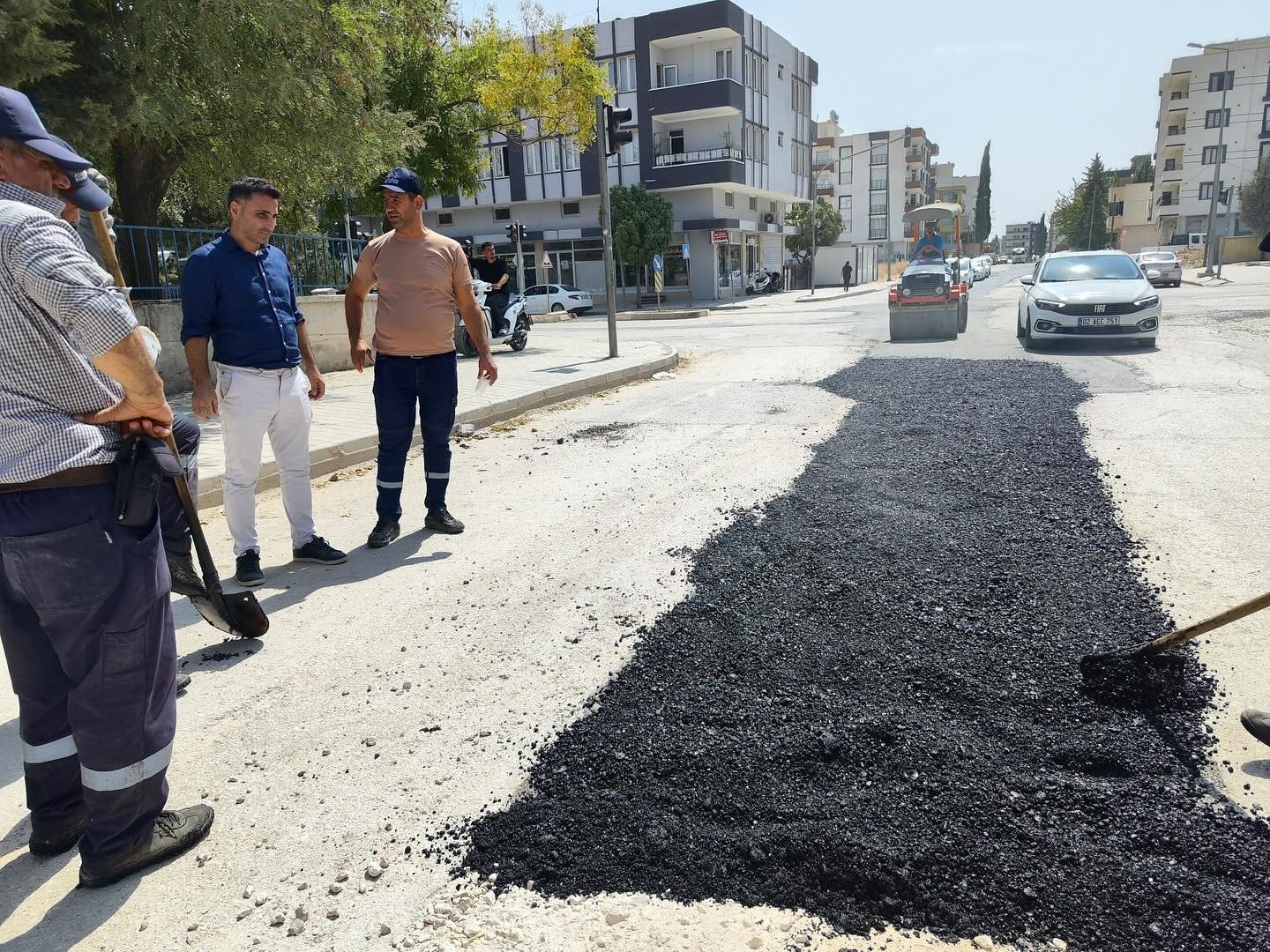 Zarar gören Kavi Caddesi onarılıyor