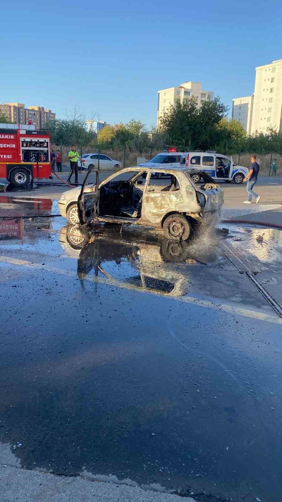 Muayeneden geçmeyen otomobilini yaktı