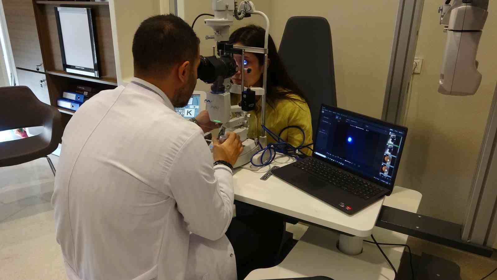 Uzman doktor uyardı: Dijital g&ouml;z yorgunluğu salgına d&ouml;n&uuml;ş&uuml;yor
