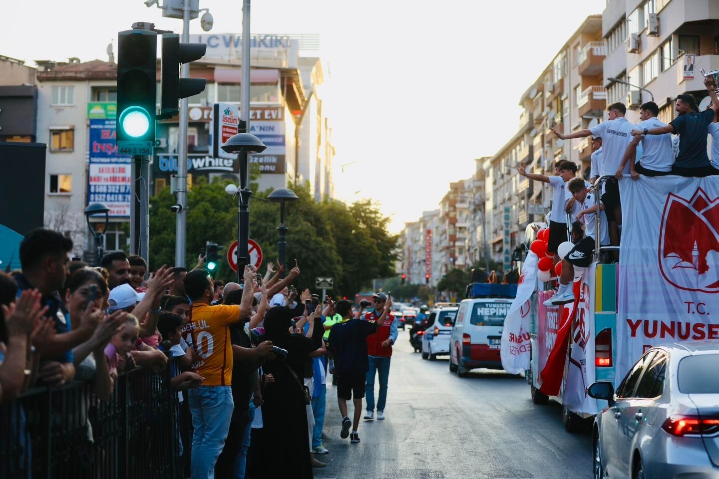 Türkiye şampiyonu olan takım şehir turu attı